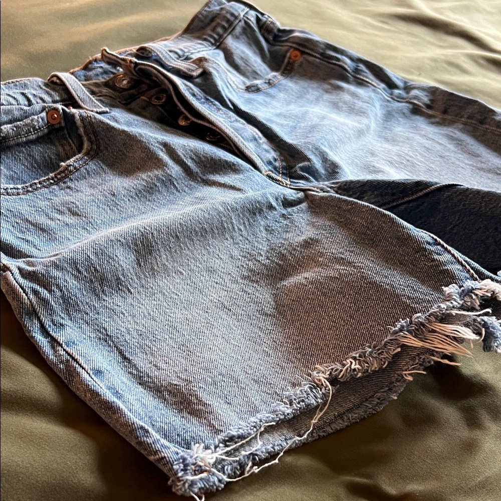 {LEVIS} 501 cut off denim shorts 27 - Picture 2 of 7